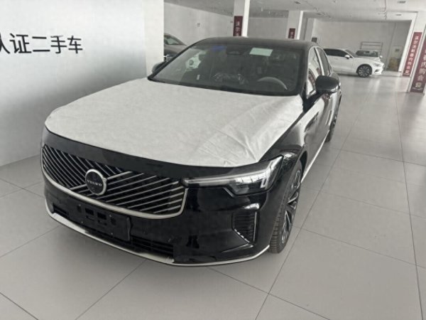 配点网股票配资网址 探店新款沃尔沃S90，新前脸超有辨识度，内饰设计有妥协？